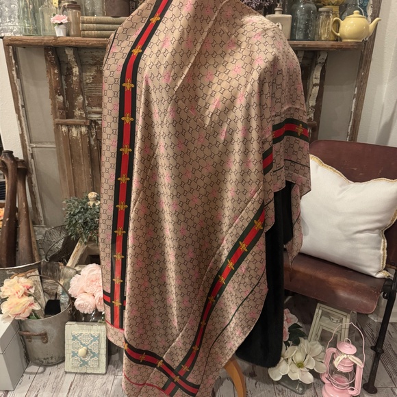 NWT DESIGNER INSPIRED BEE SCARF | LUXURY MONOGRAM FASHION NECK BAG PURSE SCARF - Picture 6 of 7